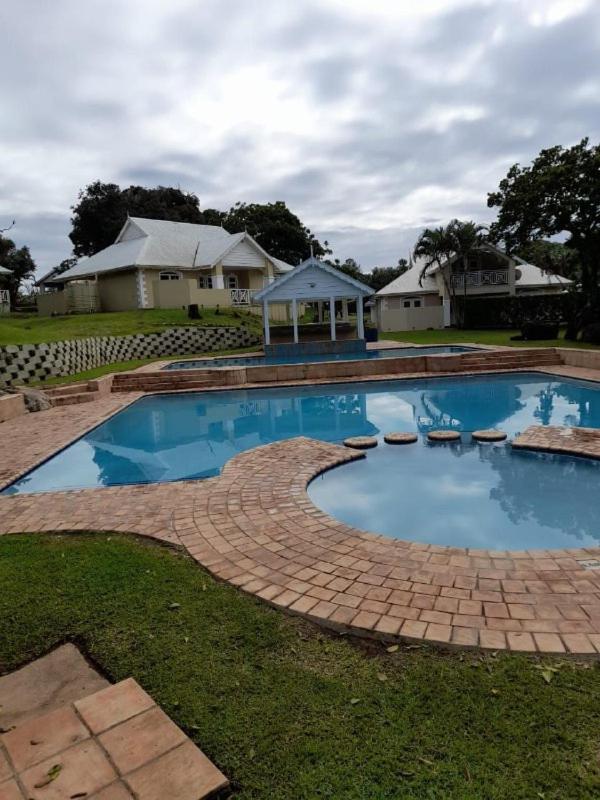 19 Montego Bay Caribbean Estate Appartement Port Edward Buitenkant foto