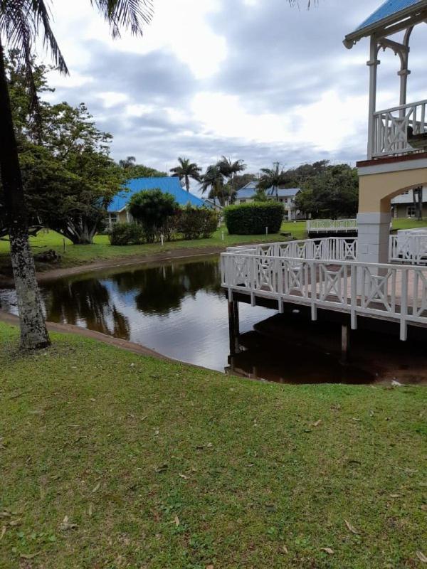 19 Montego Bay Caribbean Estate Appartement Port Edward Buitenkant foto