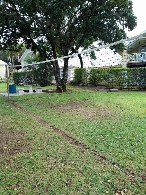 19 Montego Bay Caribbean Estate Appartement Port Edward Buitenkant foto