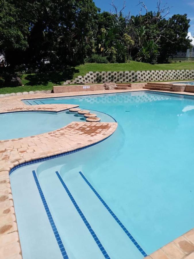 19 Montego Bay Caribbean Estate Appartement Port Edward Buitenkant foto